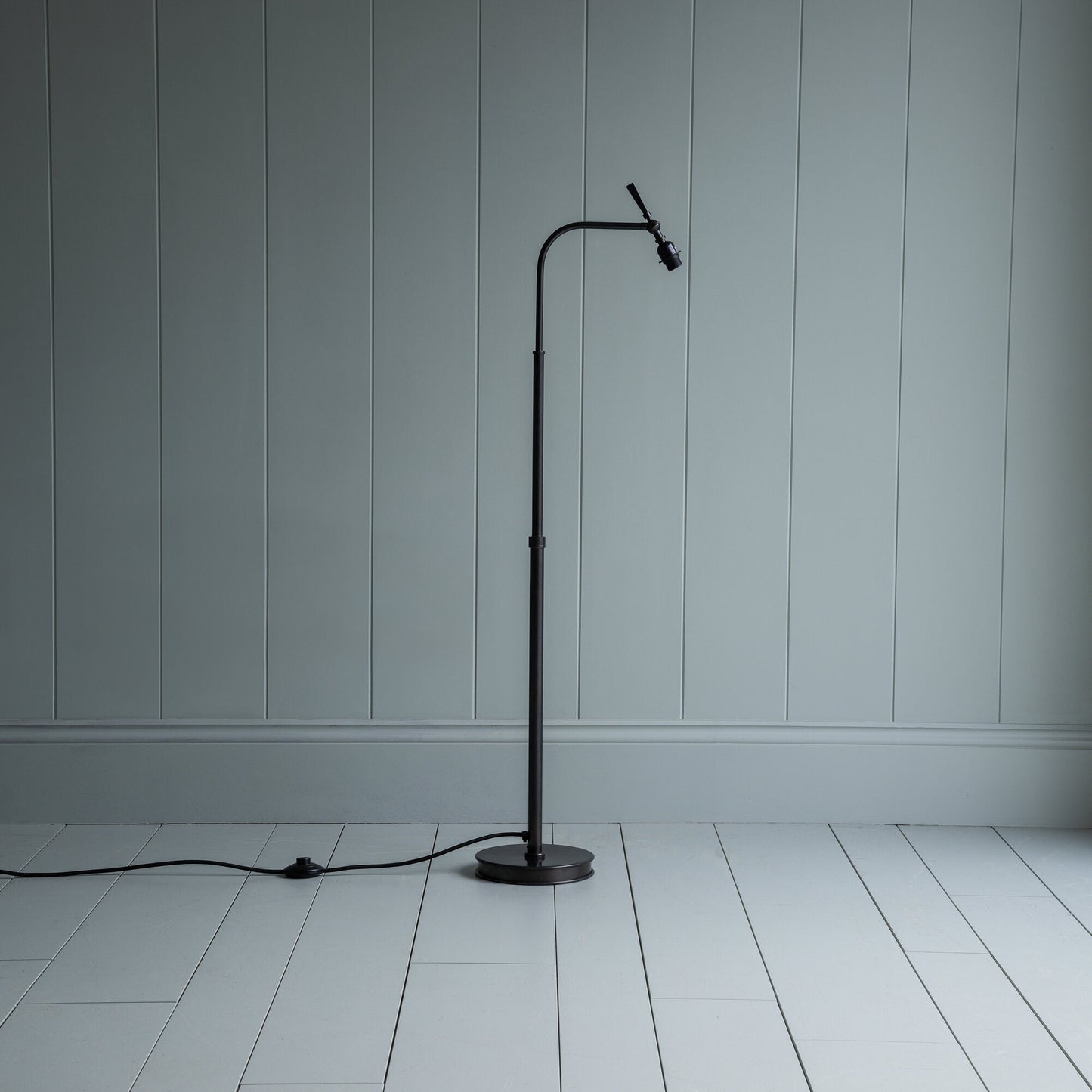 Floor Lamp Base in Waxed Brass - NiX