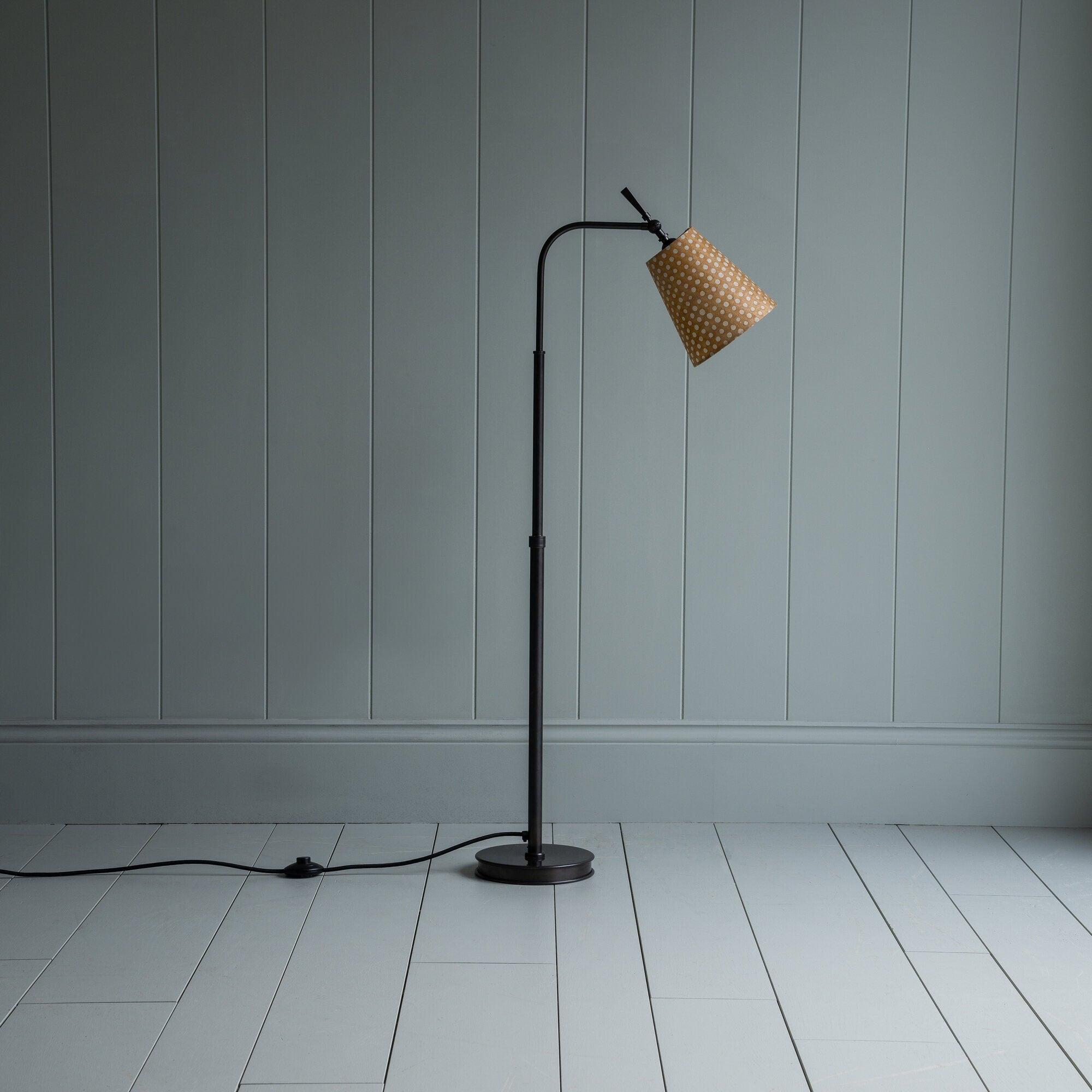 Fixed Height Waxed Base Floor Lamp With lampshade