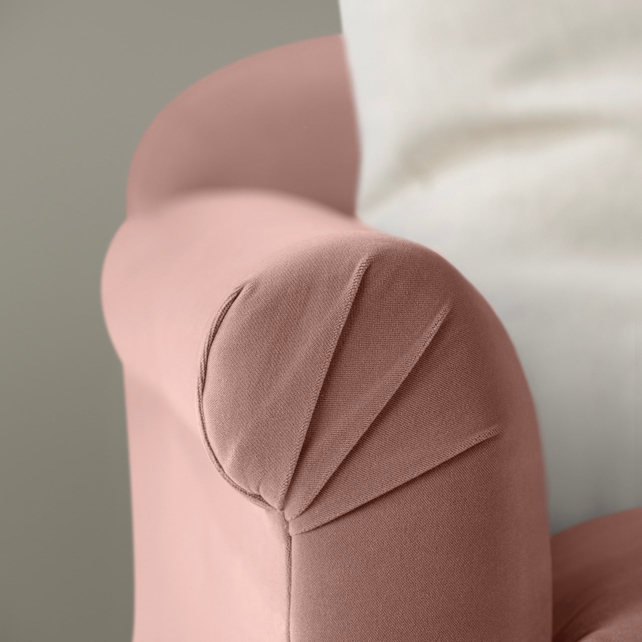  Dolittle 4 seater Sofa in Intelligent Velvet Dusky Pink 