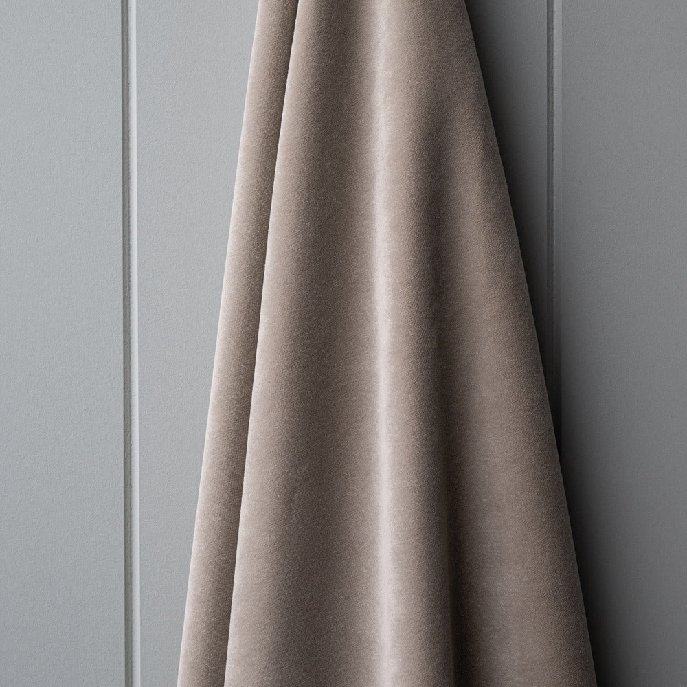 Heavy-weight Intelligent Velvet, Moonstone