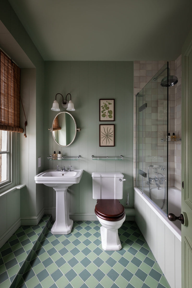 The small lavatory of Hotel Cavendish Baslow was Designed By Nicola Harding & Co.
