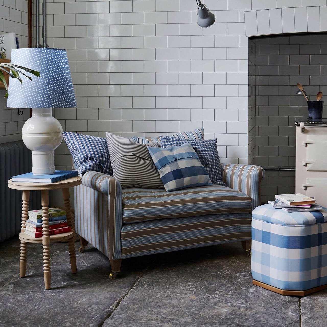Idler Love Seat in Laidback Linen Mineral
