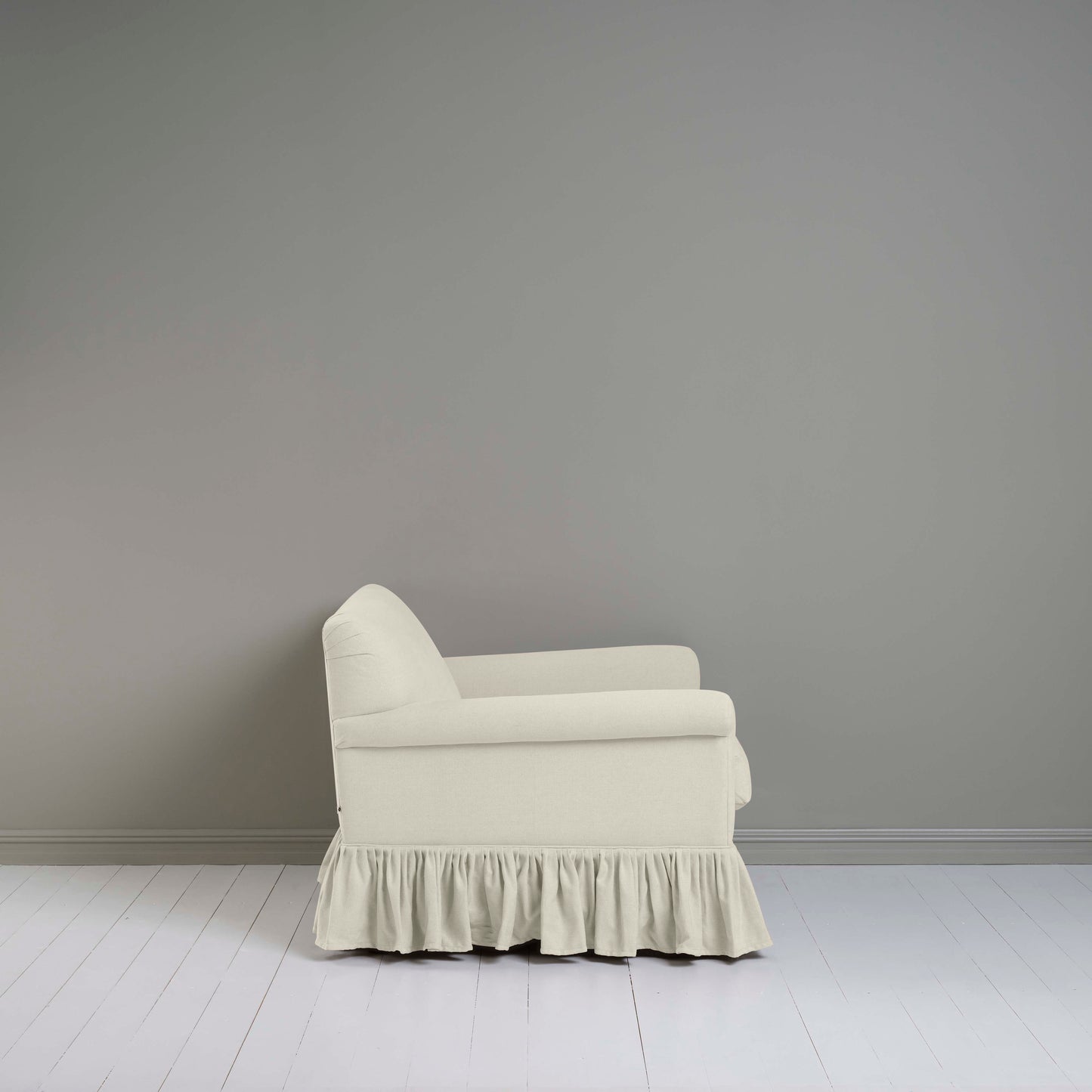 Curtain Call Love Seat in Laidback Linen Dove