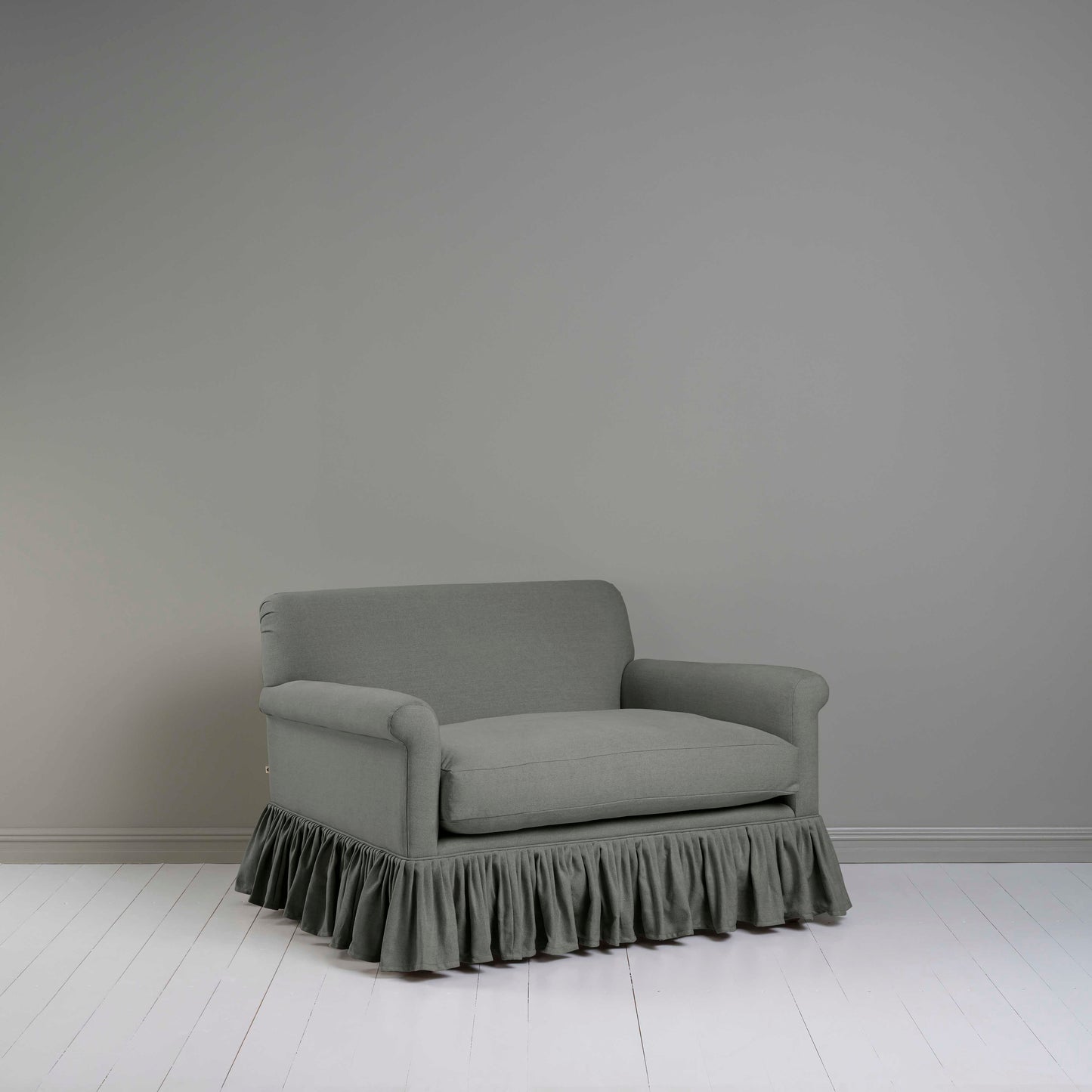Curtain Call Love Seat in Laidback Linen Shadow