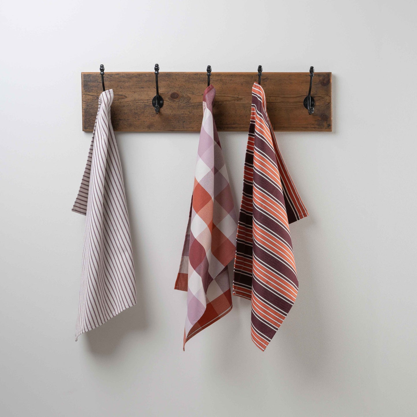 Luster Tea Towel in Regatta Cotton, Flame