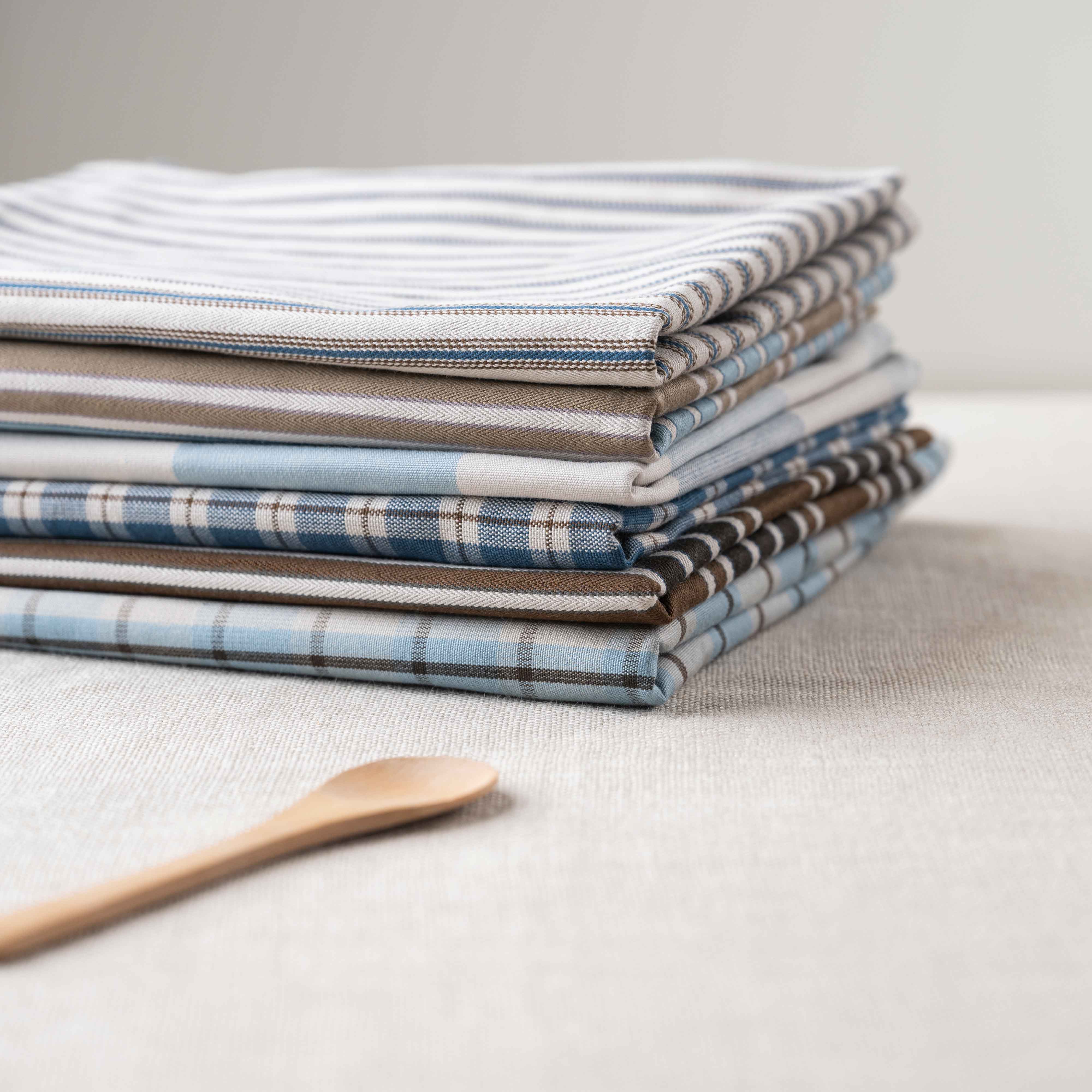Luster Tea Towel in Regatta Cotton, Charcoal - Nicola Harding