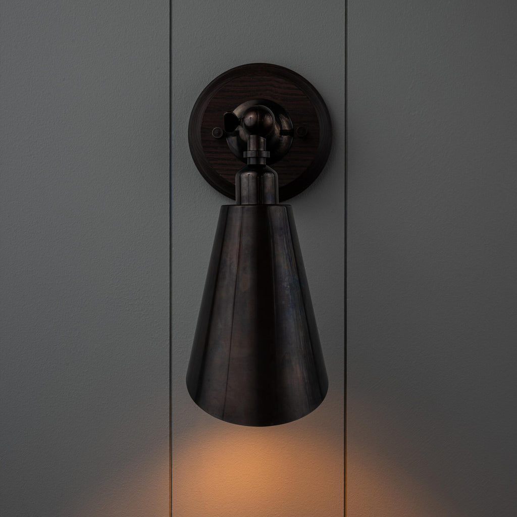 Focus Brass Wall Light - By NiX