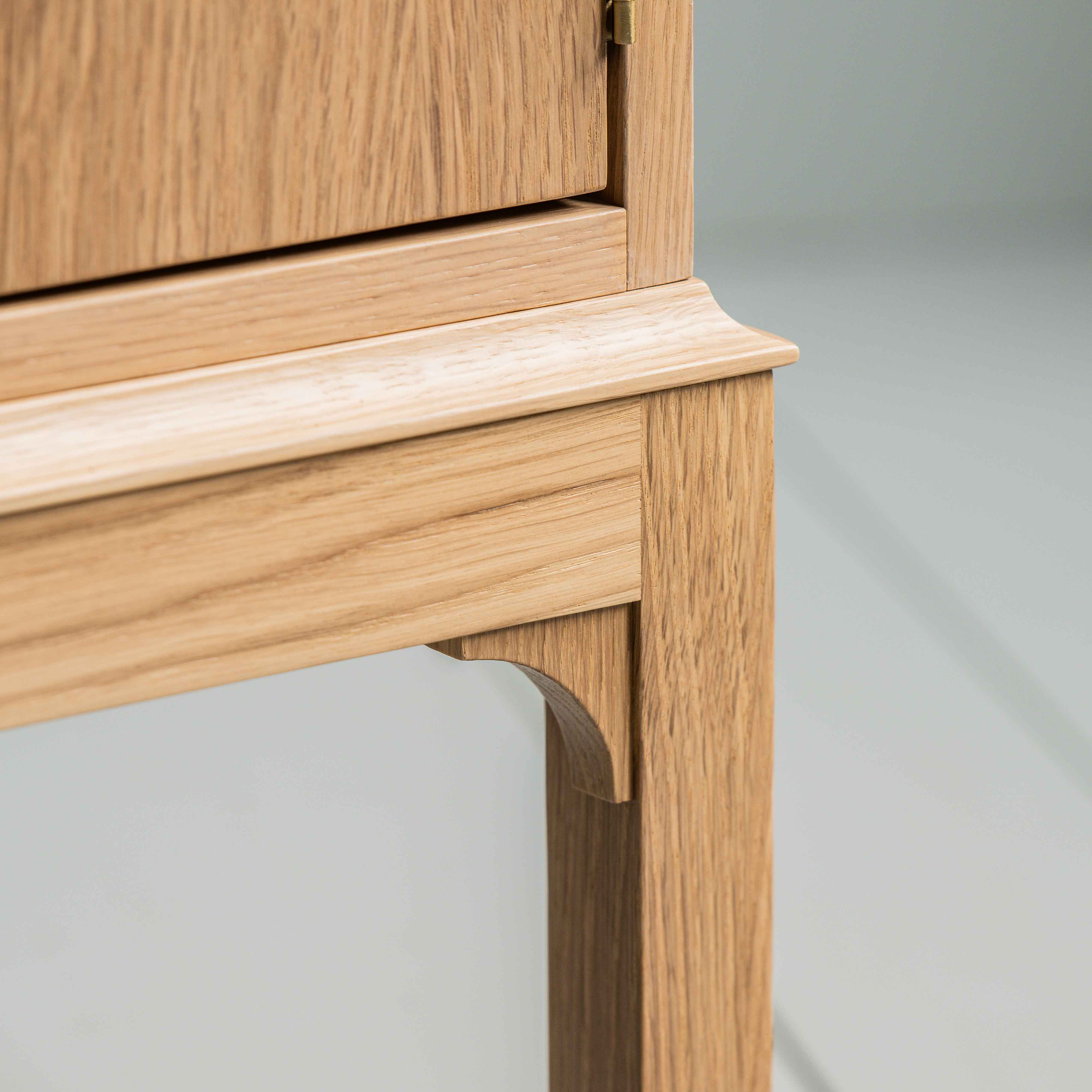  Leg Edge Design Closeup of Bits and Bobs Bedside Table, Natural Oak, Right Hand Side - Nicola Harding 