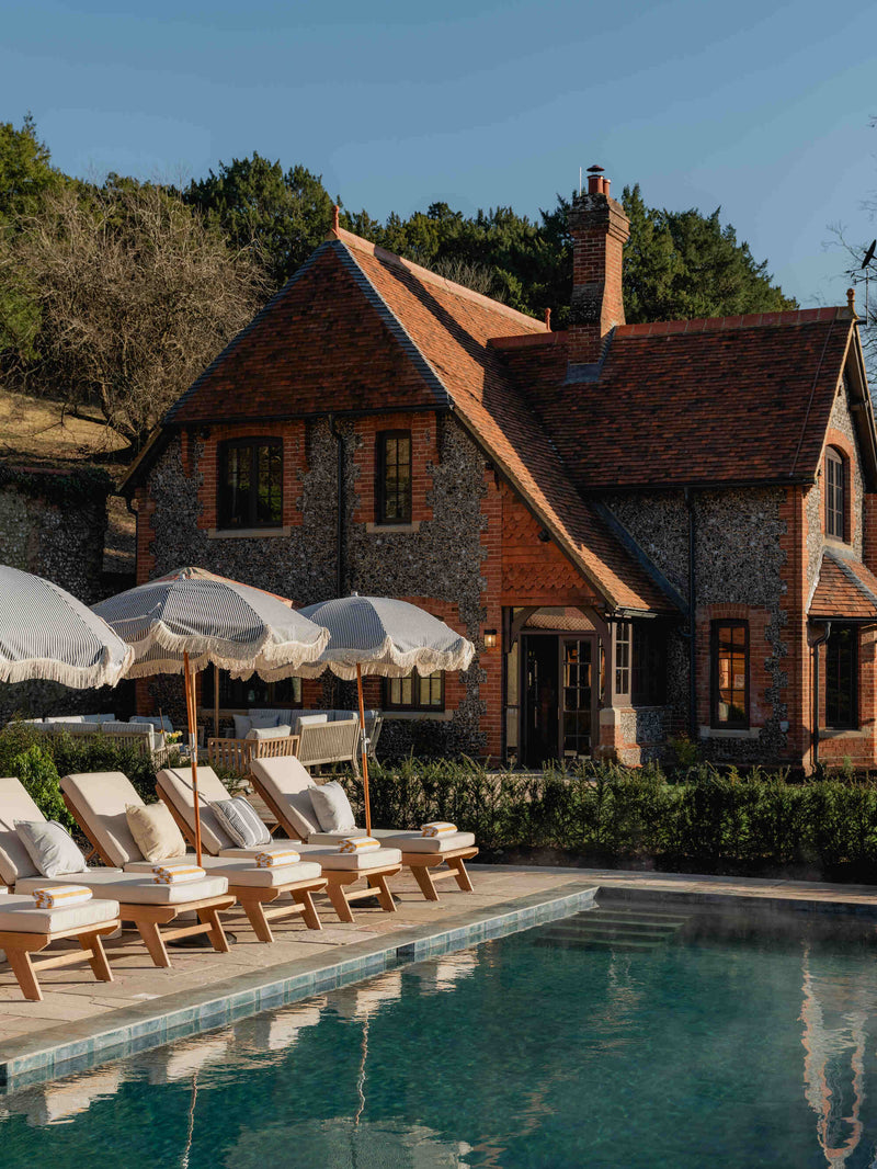 Country House, Leatherhead Pool