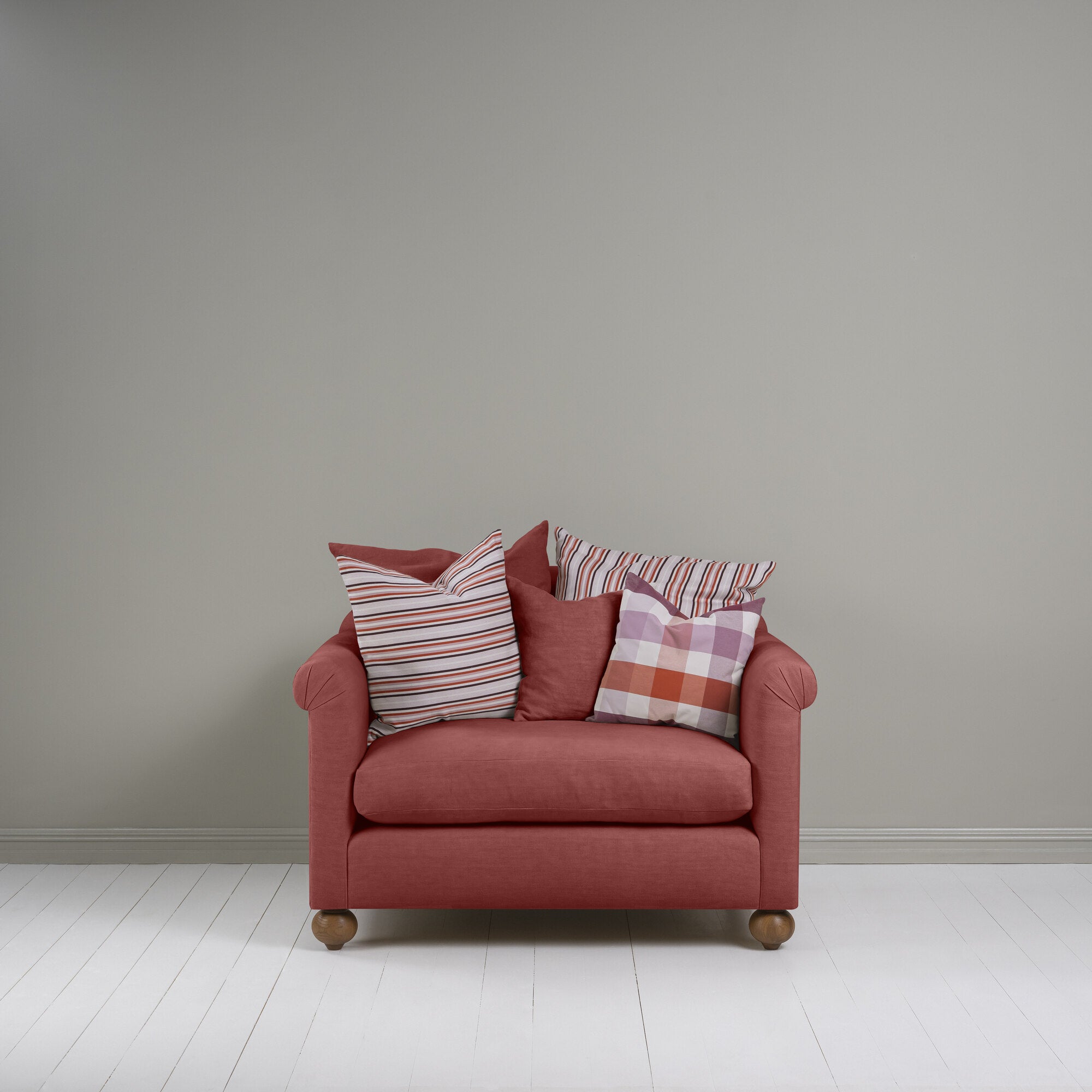  Dolittle Love Seat in Laidback Linen Rouge 