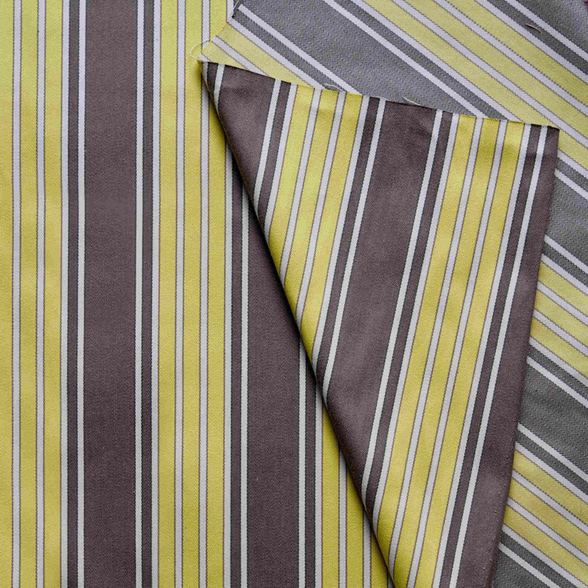  Dolittle Love Seat in Regatta Cotton, Custard 