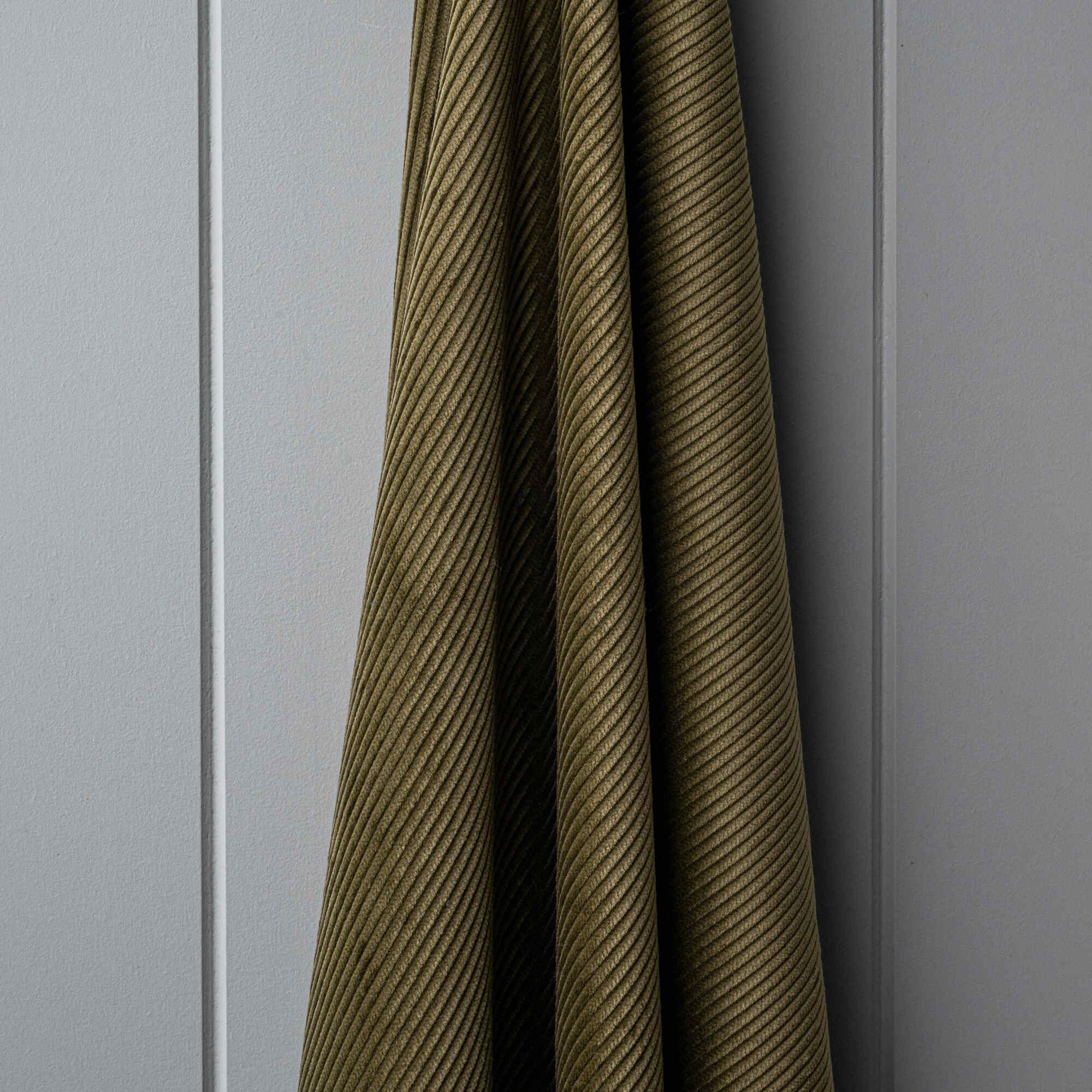  Heavy-weight Organic Cotton, Classic Corduroy Caper 