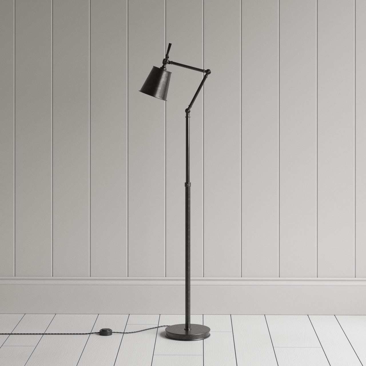  Focused Floor Lamp in Waxed Brass 