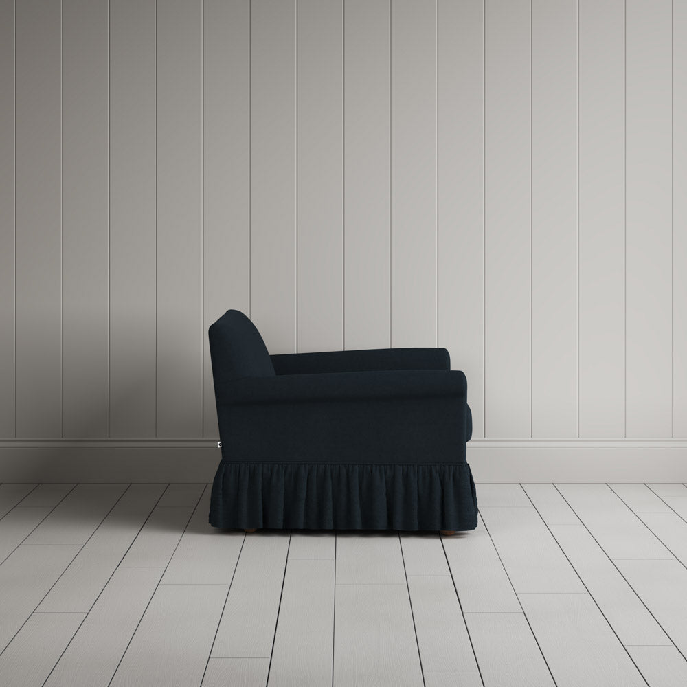 Curtain Call Love Seat in Laidback Linen Midnight