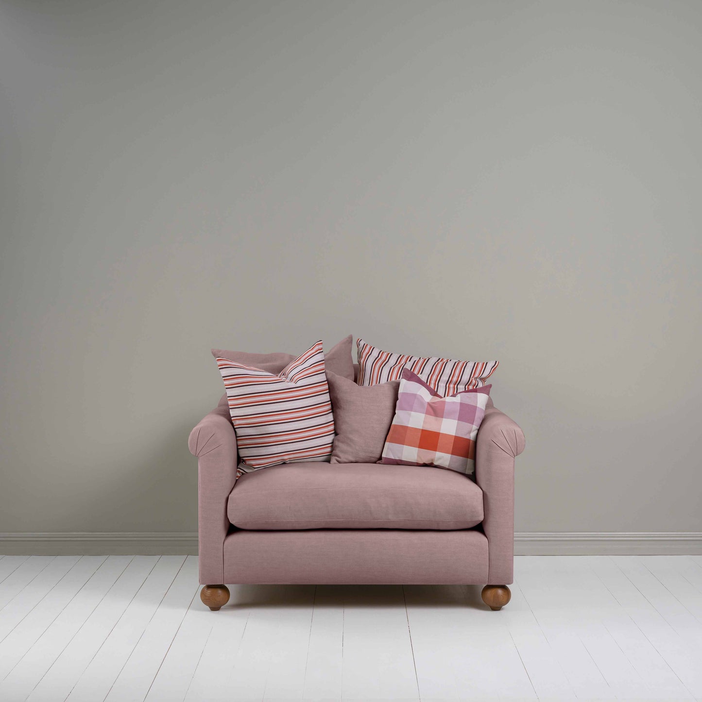 Dolittle Love Seat in Laidback Linen Heather