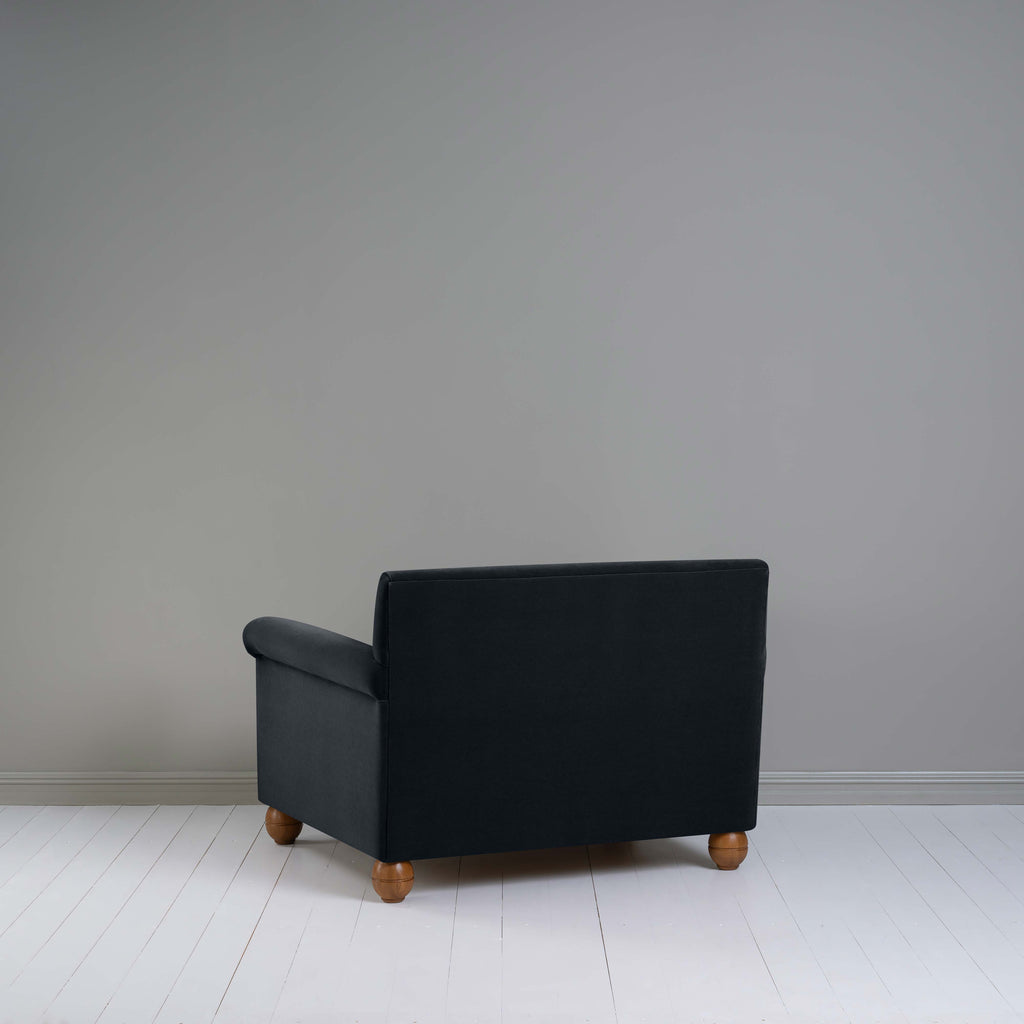  Idler Love Seat in Intelligent Velvet Onyx 