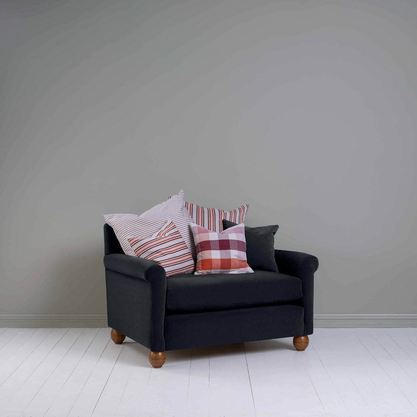 Idler Love Seat in Intelligent Velvet Onyx