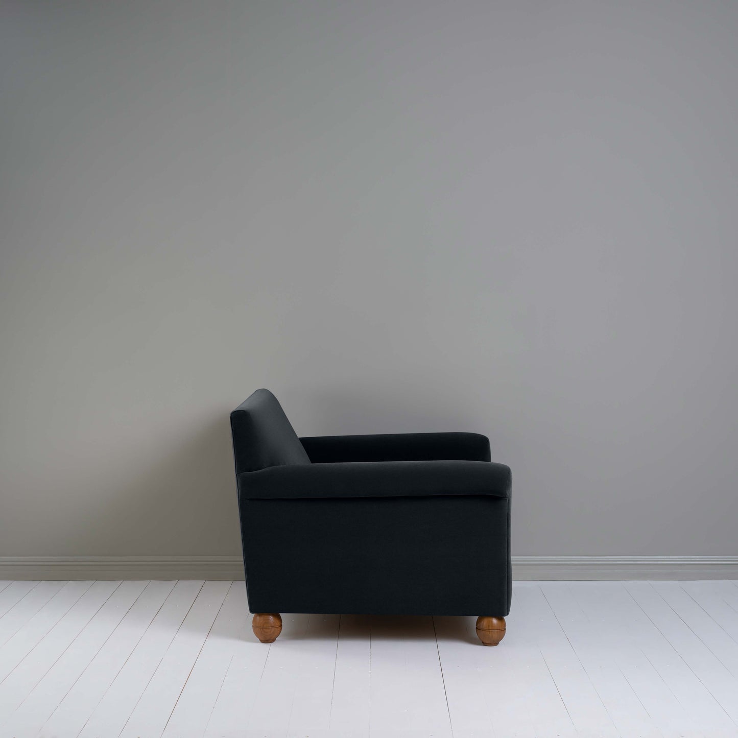 Idler Love Seat in Intelligent Velvet Onyx