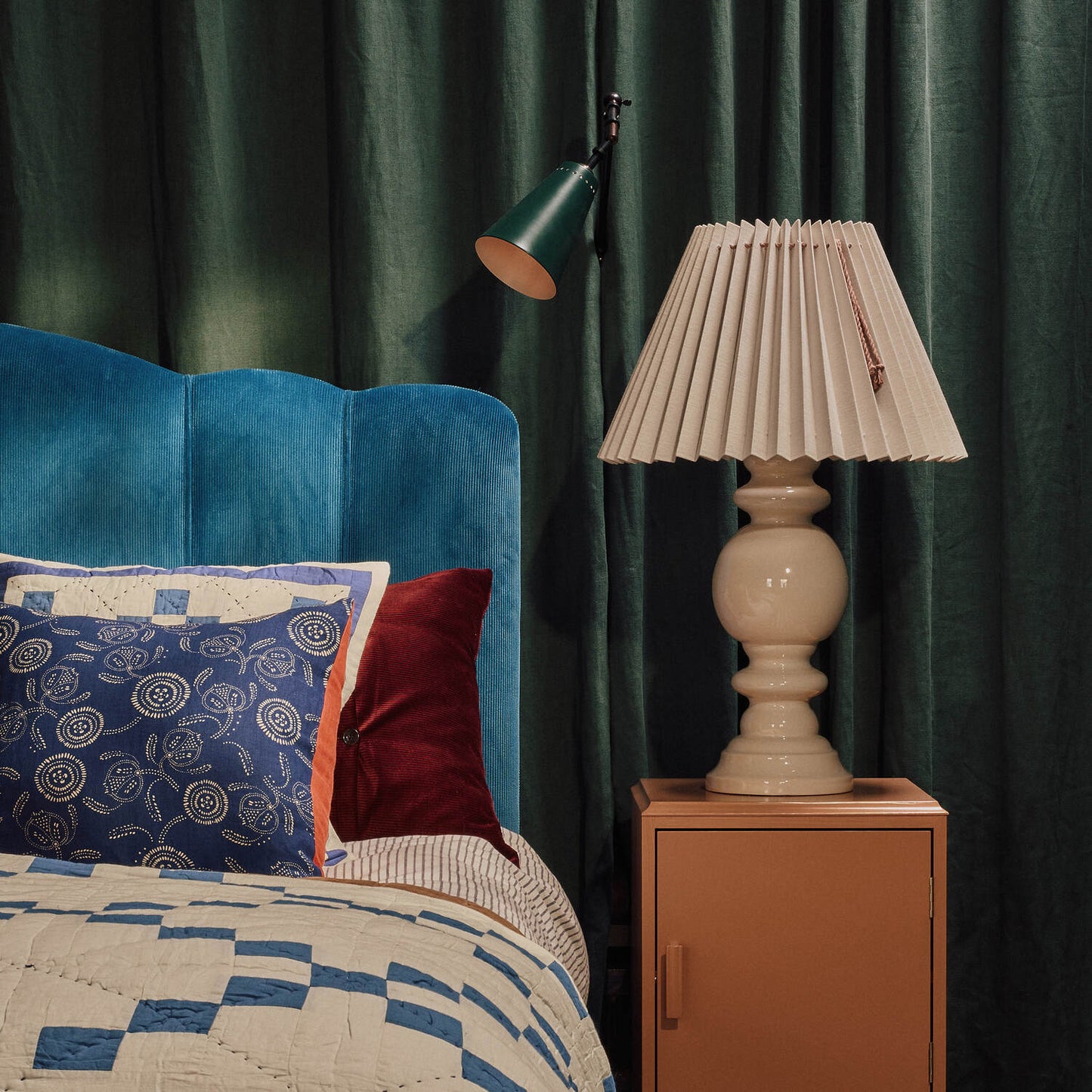 Hourglass Ceramic Table Lamp Base in Green