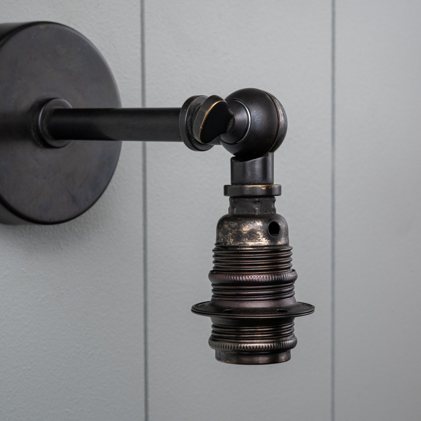 Waxed Brass Wall Light with Adjustable Handle - NiX